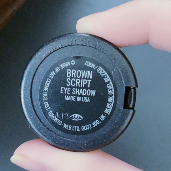 NIB MAC Matte Eye Shadow *BROWN SCRIPT 1.5g - Picture 3 of 5